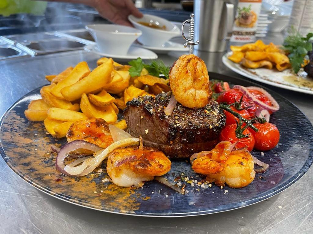 אילמנאו Riverdam Boutique Hotel מראה חיצוני תמונה