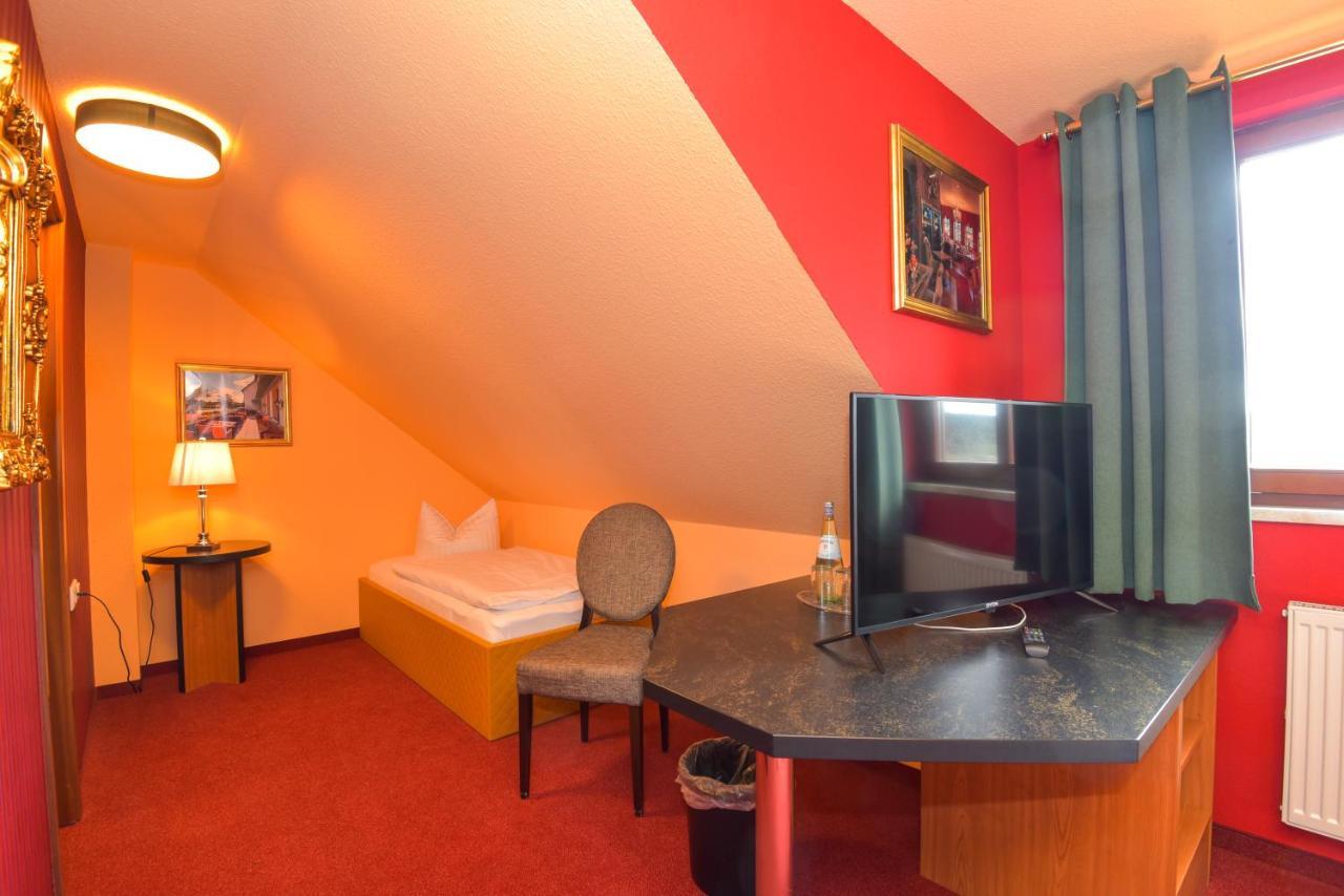 אילמנאו Riverdam Boutique Hotel מראה חיצוני תמונה