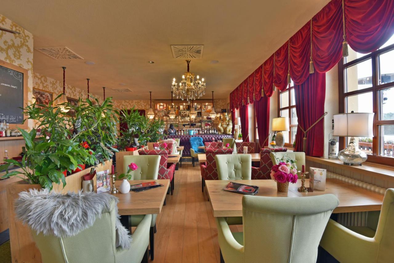 אילמנאו Riverdam Boutique Hotel מראה חיצוני תמונה